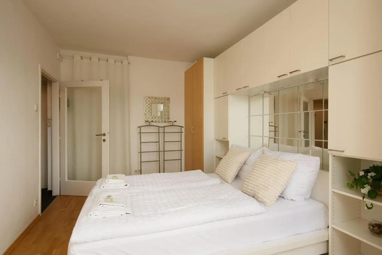 Modern Vienna Apartment In Prime Location