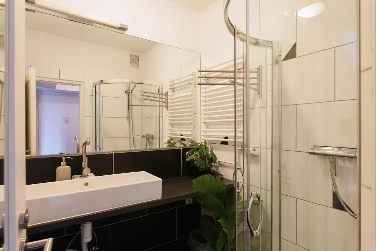Modern Vienna Apartment In Prime Location אוסטריה