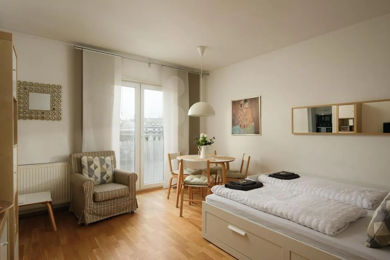 Modern Vienna Apartment In Prime Location