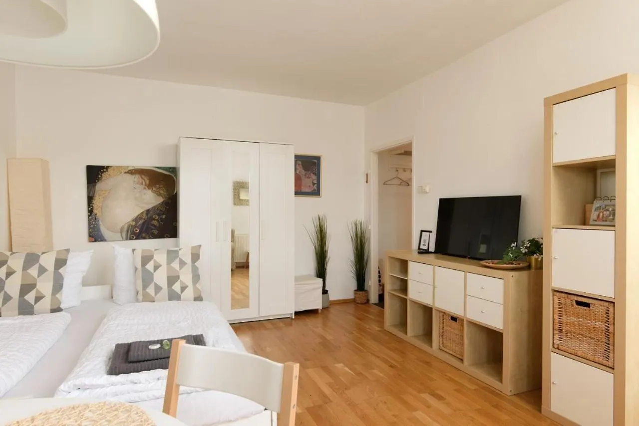 Modern Vienna Apartment In Prime Location