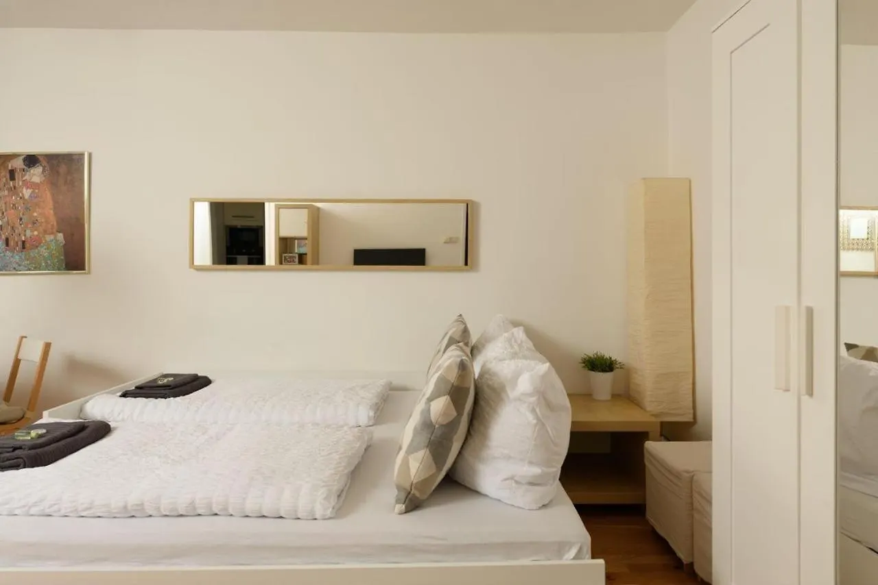 Modern Vienna Apartment In Prime Location 0*,  אוסטריה
